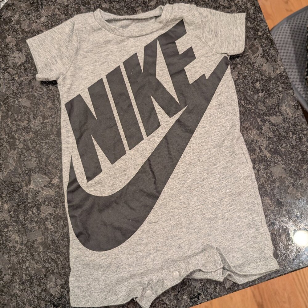 Nike Infant Grey Futura Swoosh Romper Snap Shoulder & Bottom 9 Months